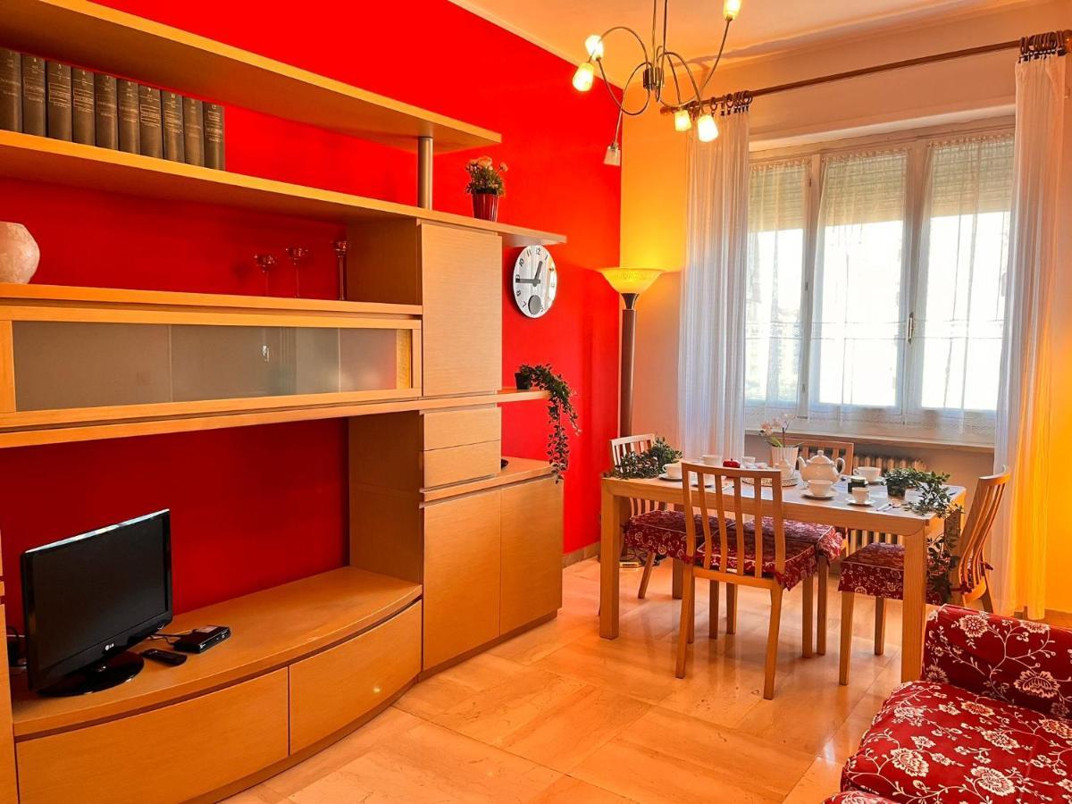 Sky Apartment A Due Passi Dalla Stazione Collegno Buitenkant foto